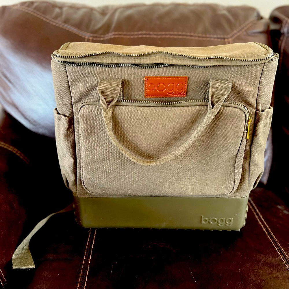 Bogg bookbag in olive